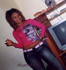 Date this happy Any Country girl Paulin from  A9850