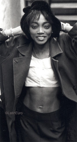 Date this attractive Any Country girl Sandra from  A9916