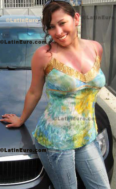 Date this hard body Any Country girl Araceli from Lima N-1001