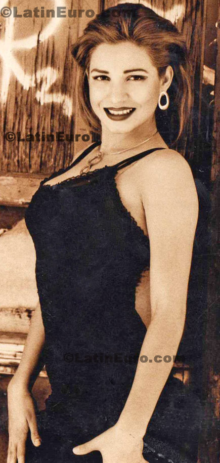 Date this nice looking Any Country girl Myriam from  N-1077