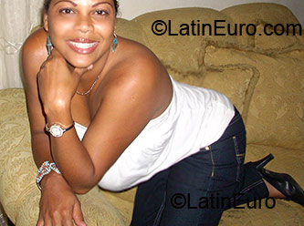 Date this lovely Any Country girl Yenny from Santo Domingo N-10
