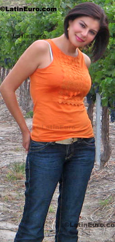 Date this beautiful Any Country girl Karina from Saltillo N-1359