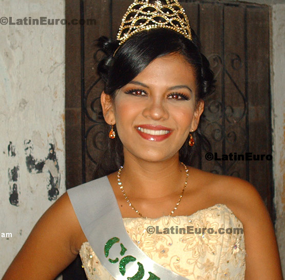 Date this pretty Mexico girl Lucy from Zacatepec N-1371