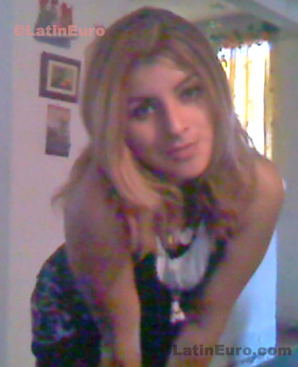 Date this attractive Mexico girl Gabriela from Mexico City N-1372