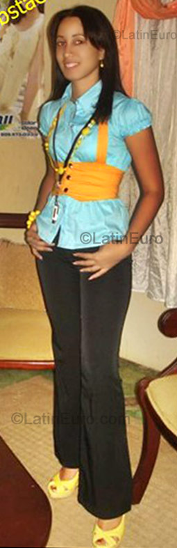 Date this cute Any Country girl Rosanna from  N-1587