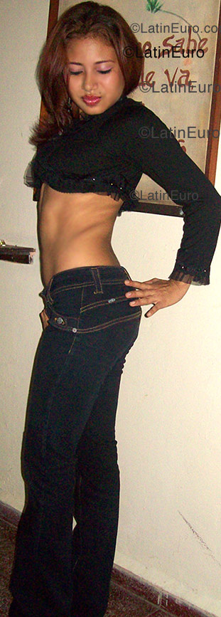 Date this foxy Honduras girl Nahomy from  N-168