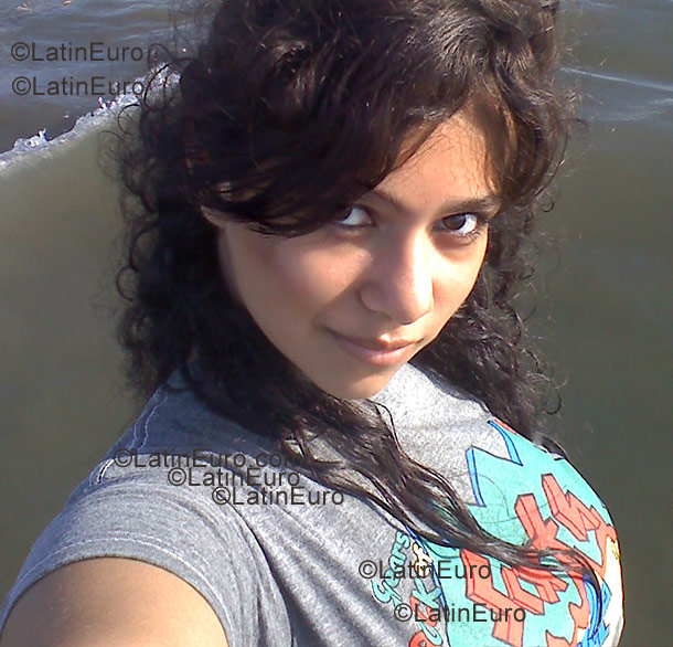 Date this hot Honduras girl Albina from  N-270