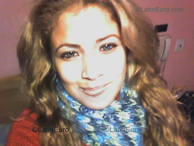 Date this happy Any Country girl Jennyfer from  N-283