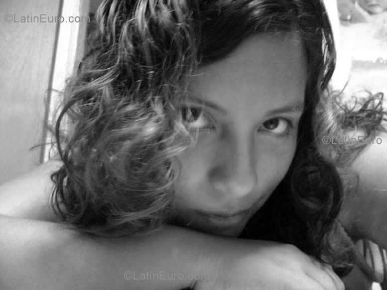 Date this cute Peru girl Rosa from Trujillo N-306