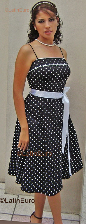 Date this sultry Any Country girl Yolanda from  N-317