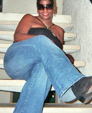 Date this sultry United States girl Marcella from Sacramento N-370