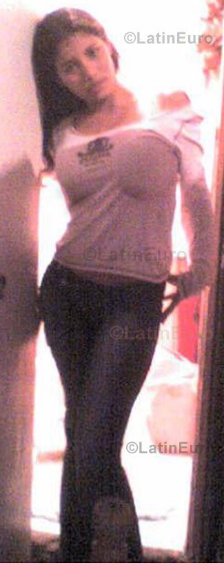 Date this good-looking Peru girl Celina from Lima N-572