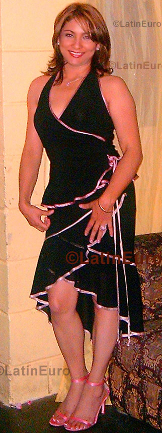 Date this pretty Honduras girl Carmen- from Tegucigalpa N-583