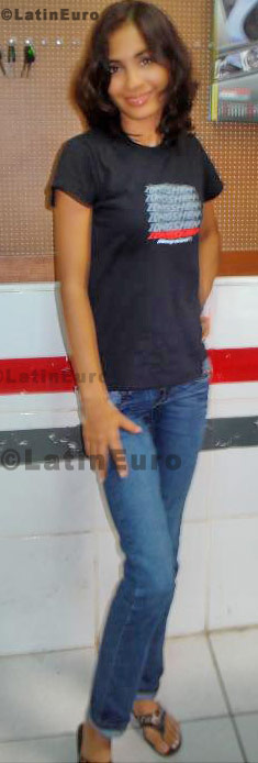 Date this georgeous Any Country girl Roci from Lima N-978