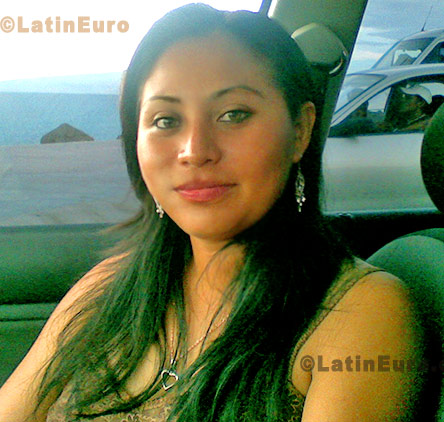 Date this young Mexico girl Silvia from Cancun N-985
