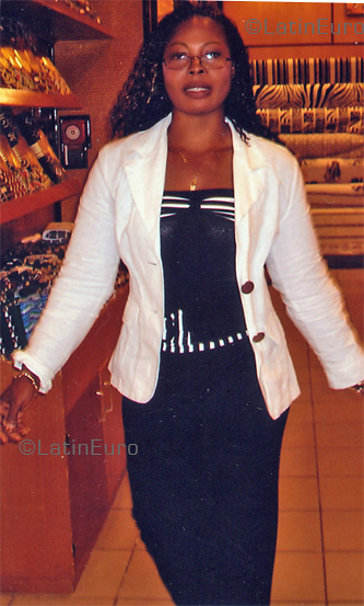 Date this sensual France girl Clarisse from  N1038