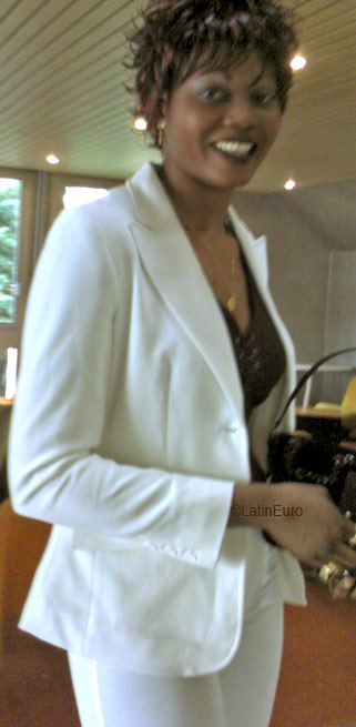 Date this passionate France girl Rose from  N1658