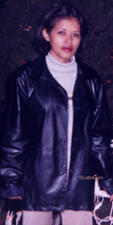 Date this cute Honduras girl Osiris from Yoro N1771