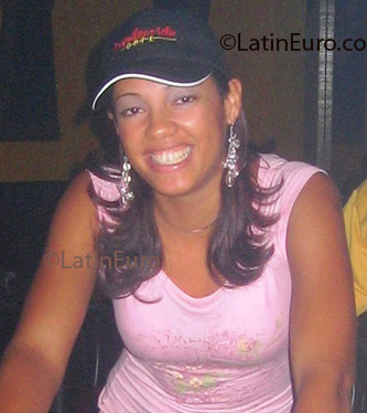 Date this attractive Dominican Republic girl Susan from Punta Cana N204