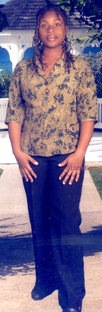 Date this foxy Jamaica girl Nasheewi from Kingston N2288