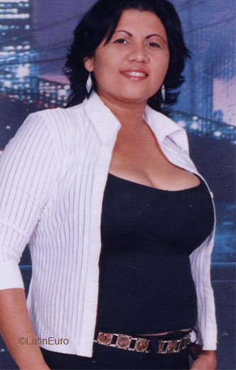 Date this stunning Honduras girl Silvia from La Ceiba N2403