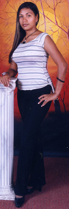 Date this pretty Honduras girl Claudia from La Ceiba N2548