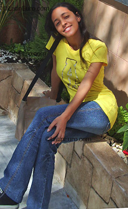 Date this happy Any Country girl Sandra- from  N270