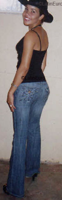 Date this young Any Country girl Yomaris from  N636