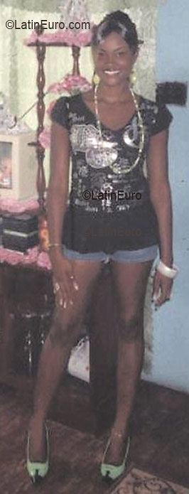 Date this beautiful Any Country girl Chikoda from St. Elizabeth N-670