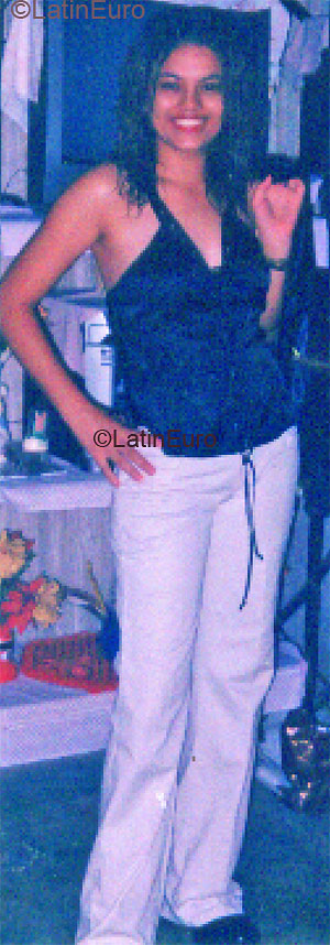 Date this sultry Honduras girl Doriana from La Ceiba N713