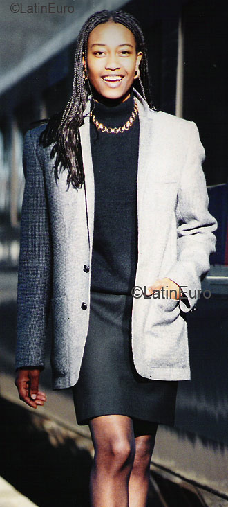 Date this funny Any Country girl Luhanne from  N729