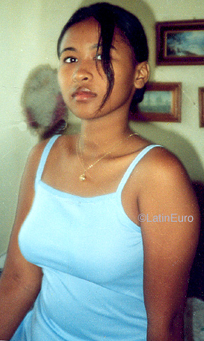 Date this good-looking Any Country girl Liane from  N3882