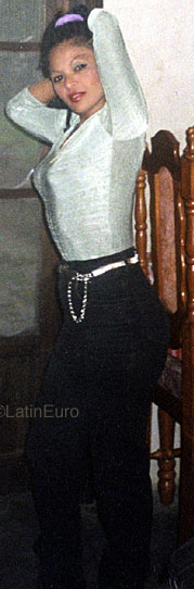 Date this hot Honduras girl Rosa from  N3755