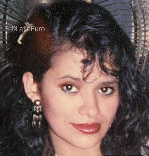 Date this nice looking Honduras girl Ana from  N3947