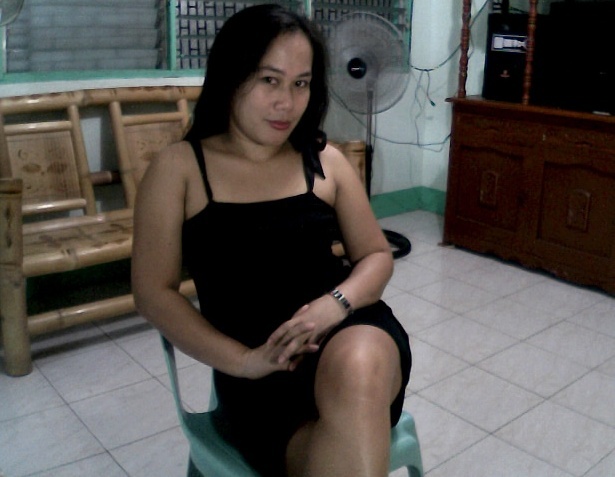 Date this pretty Philippines girl Sexyvina from san carlos city CA68