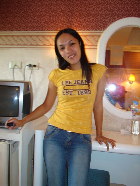 Date this funny Philippines girl Louvelle from General Santos City PH200