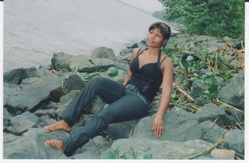 Date this happy Cameroon girl Marre from Douala CM23
