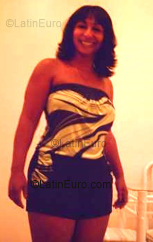 Date this georgeous Brazil girl Elaine from Curitiba BR1647