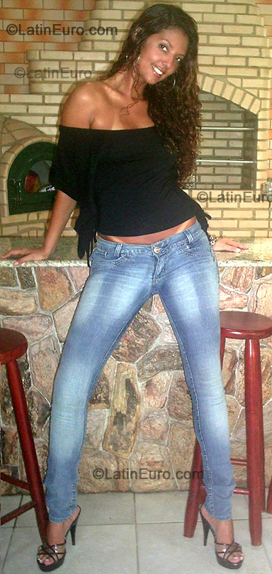 Date this fun Brazil girl Alessandra Aparecida from Sao Goncalo BR3623