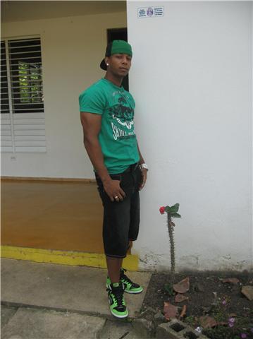 Date this hard body Dominican Republic man Rafael from Santo Domingo DO1902