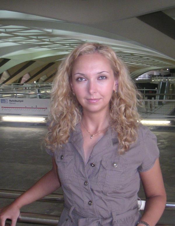 Date this young United Kingdom girl Lacute01 from London GB286