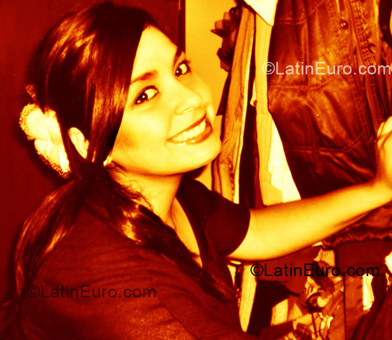 Date this georgeous Peru girl Natalia from Lima PE220