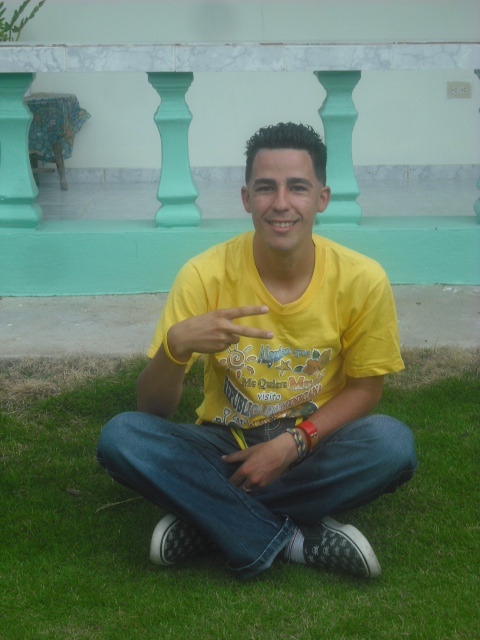 Date this tall Dominican Republic man Luis from Santiago DO3653