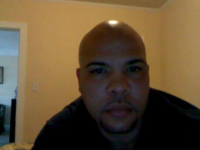 Date this athletic Dominican Republic man Trockero from Hartford DO4014