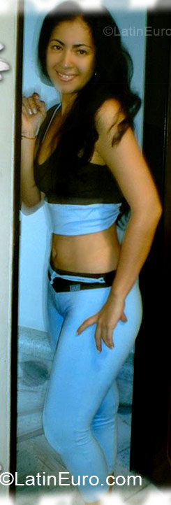 Date this good-looking Mexico girl Ingrid from Mexico City MX148