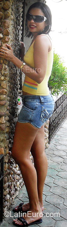 Date this beautiful Brazil girl Iara from Caucaia BR9747