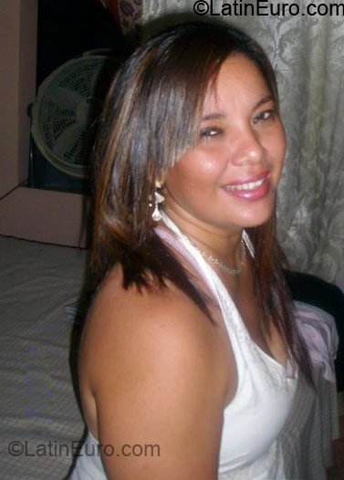 Date this lovely Honduras girl Pattricia from Santa Barbara HN196