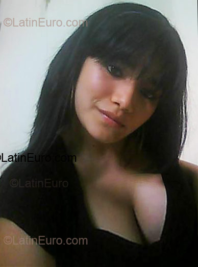 Date this hard body Ecuador girl Karol Denisse from Guayaquil EC19