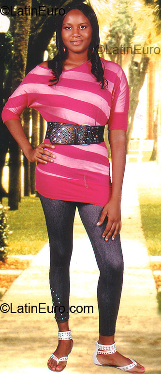 Date this hard body Jamaica girl Shakera from Braes River Dist JM164