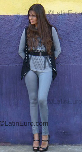 Date this sultry Peru girl Johana from Lima PE303